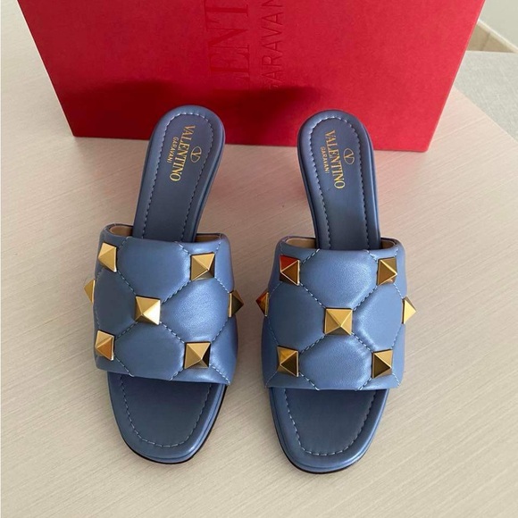 NWT Valentino Garavani Nappa Quilted Roman Stud Slides - Picture 5 of 8